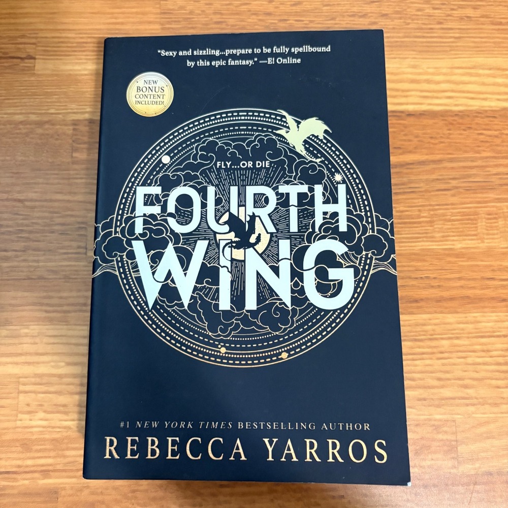 Fourth Wing Rebecca Yarros 1st Edition English Paperback Dragon Sprayed Edges